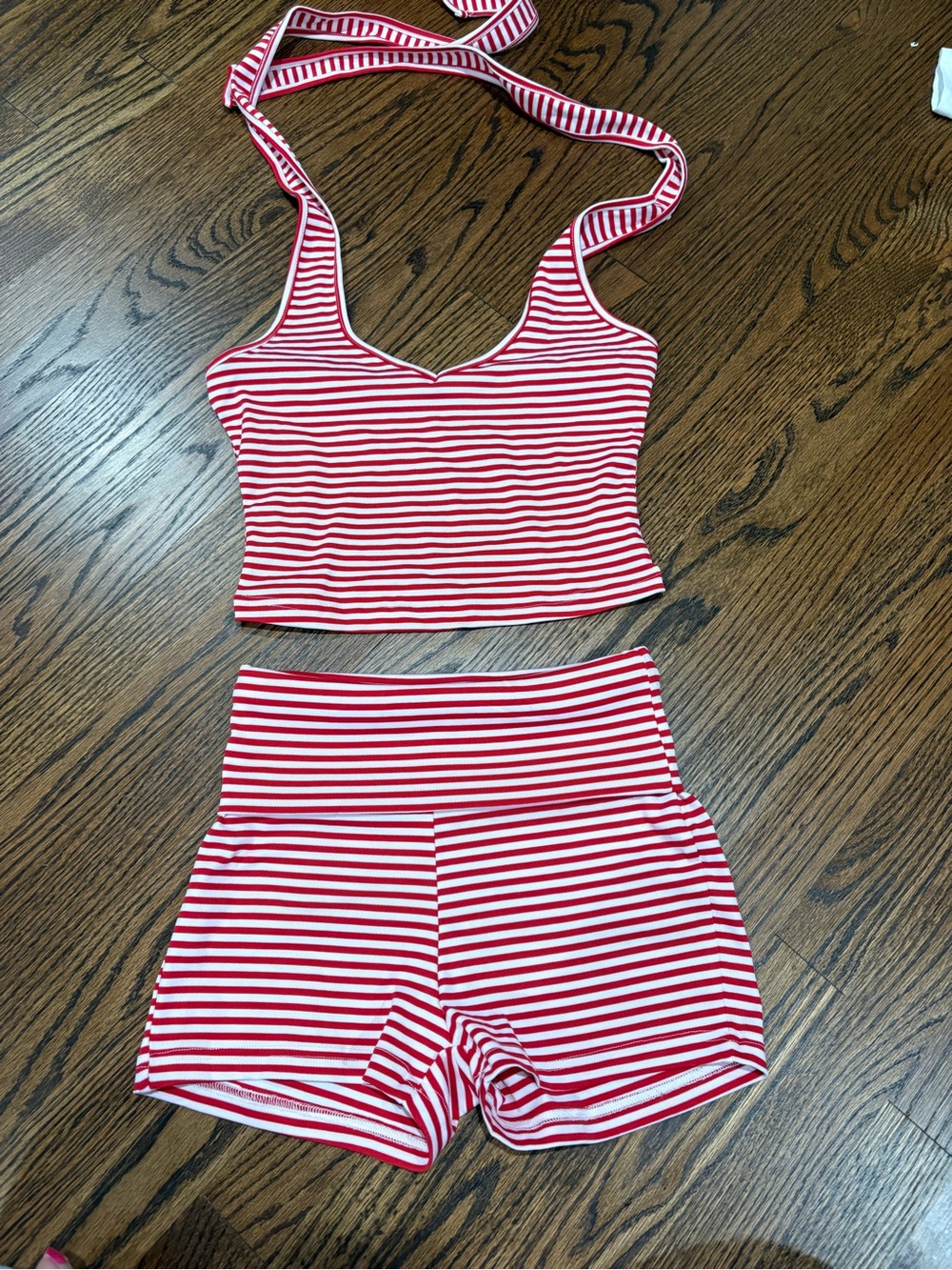 Red and white stripe set